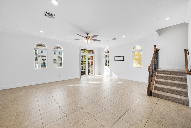 Building Photo - 824 Virginia Gardens Dr