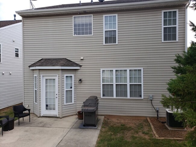 Building Photo - Beautiful home in Ballantyne