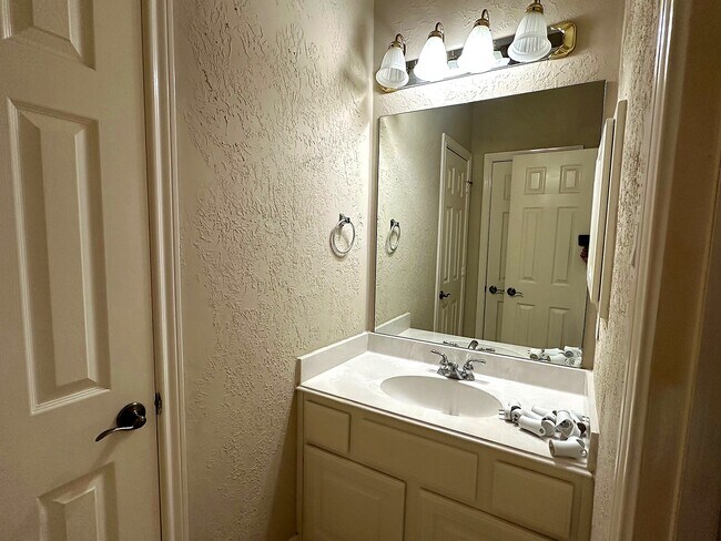Building Photo - 10814 Keystone Fairway Dr