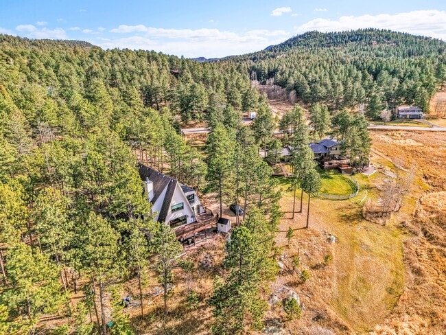 Building Photo - 28195 Cragmont Dr