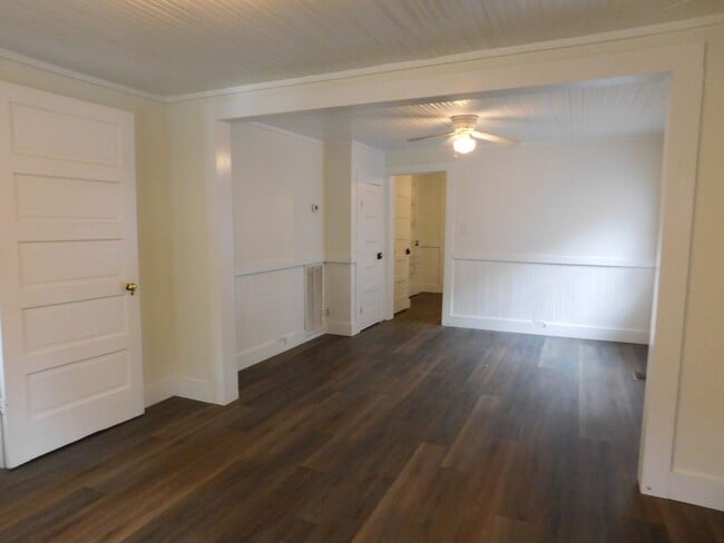 Building Photo - 611 Johnson St