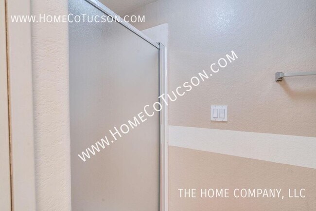 Building Photo - 7811 E Starbright Ct