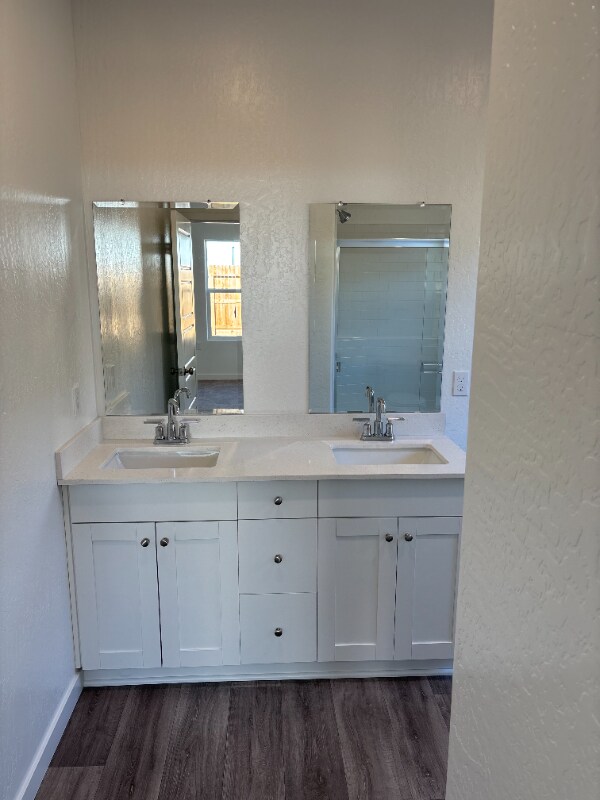 Building Photo - 6088 E Giavanna Ave