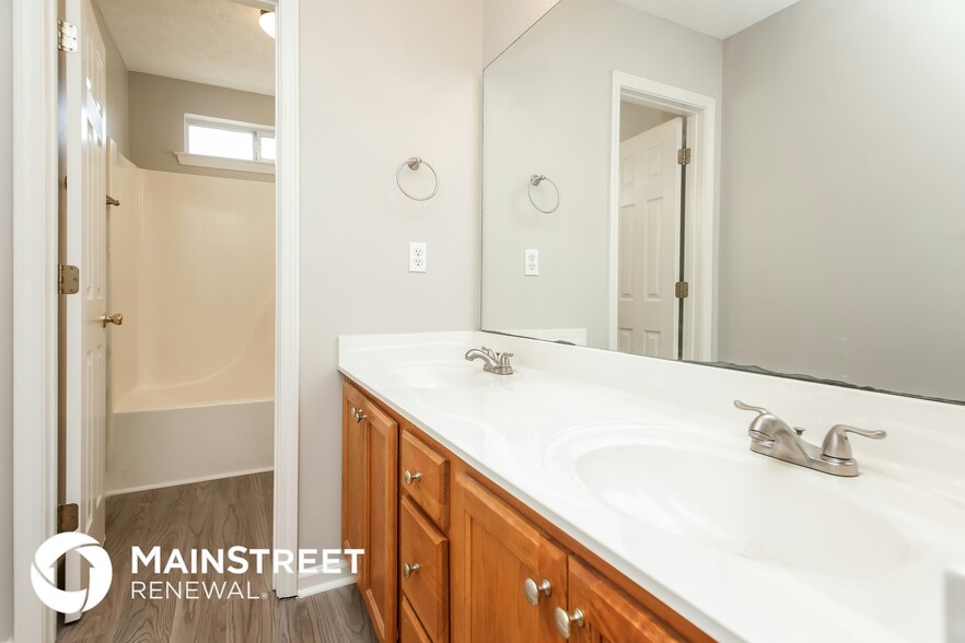 Building Photo - 5773 Goldleaf Ct