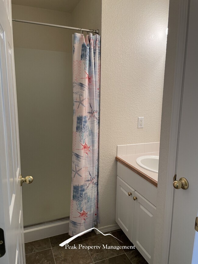 Building Photo - 6196 W Villa Park St