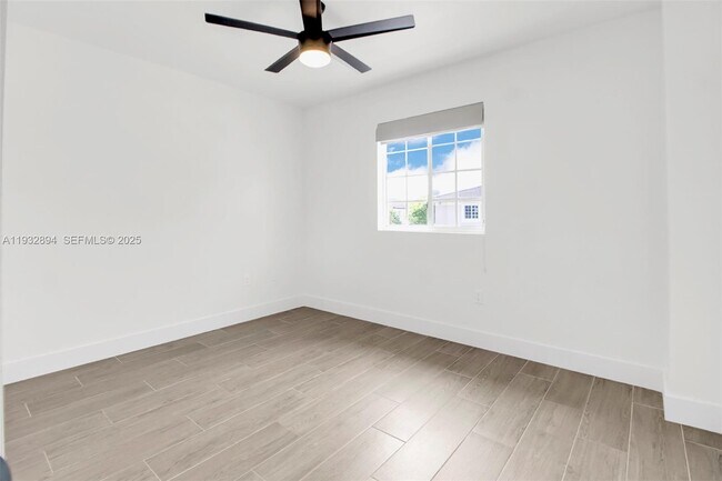 Building Photo - 16911 SW 137th Ct