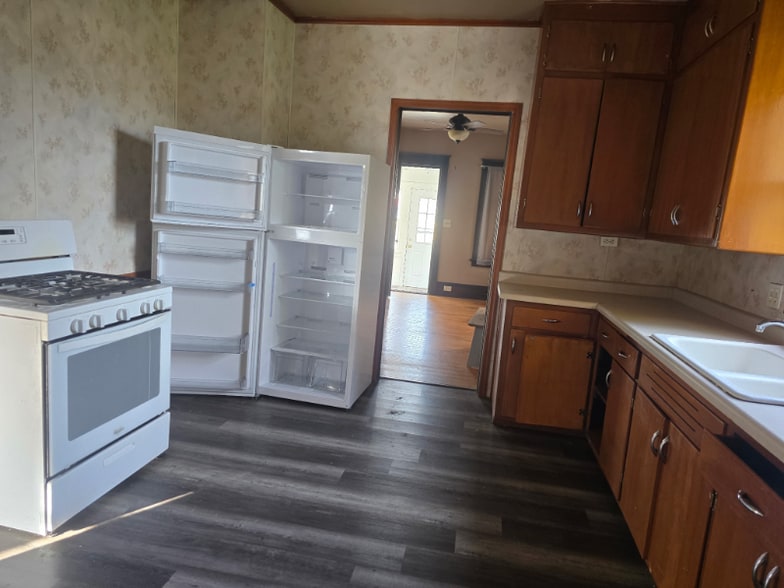 Building Photo - 12415 W Derby Pl