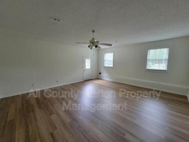 Building Photo - 1511 SE 40th Ct