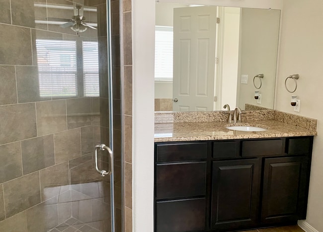 Building Photo - 2904 Tempe Dr