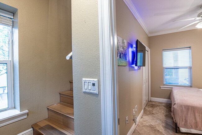 Building Photo - 12 Merri Way