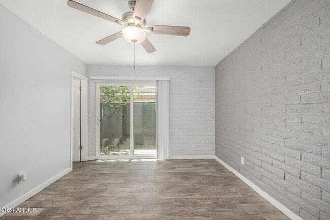 Building Photo - 1118 S McClintock Dr
