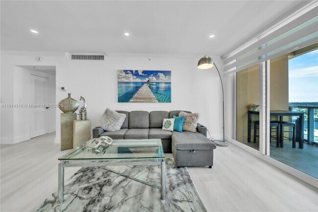 Building Photo - 2501 S Ocean Dr