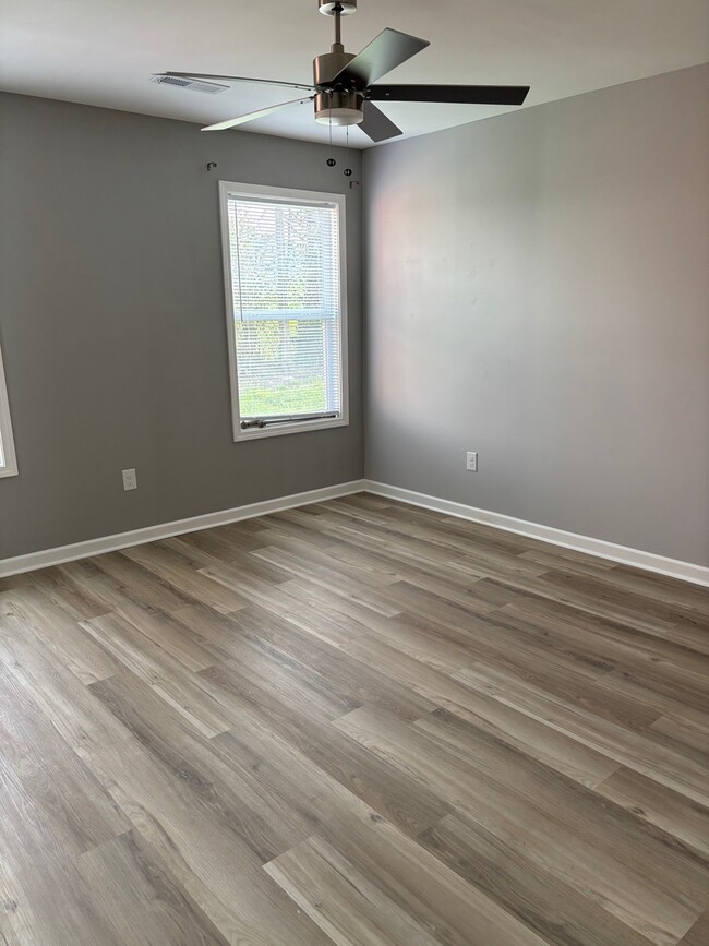 Building Photo - 332 W Edmonds St