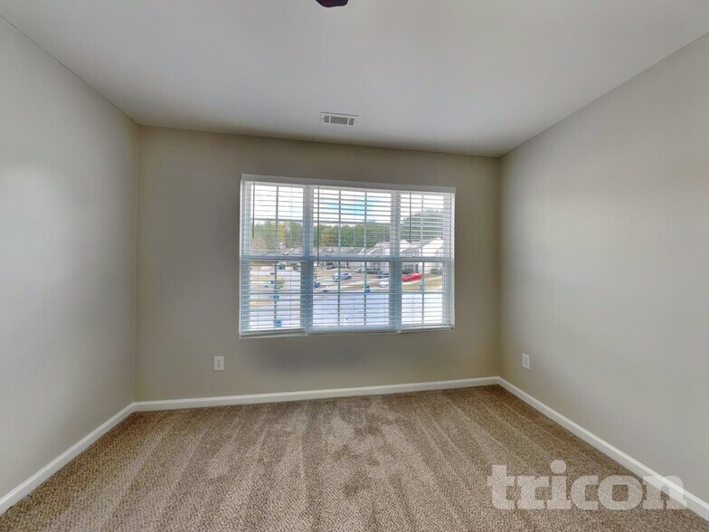 Building Photo - 4864 Sierra Way