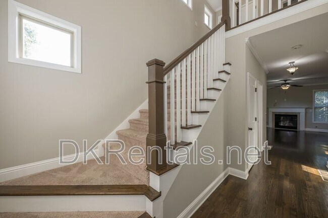 Building Photo - 2707 Silver Hill Terrace SE