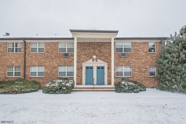 Building Photo - 19 Savage Rd