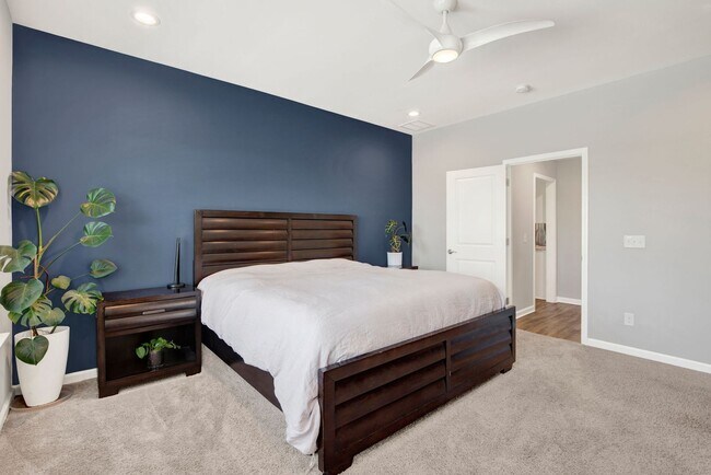 Building Photo - Savannah Quarters!