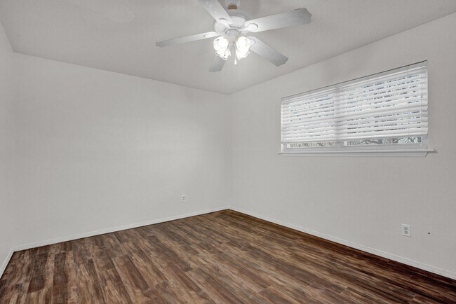 Building Photo - Townhome for Lease!