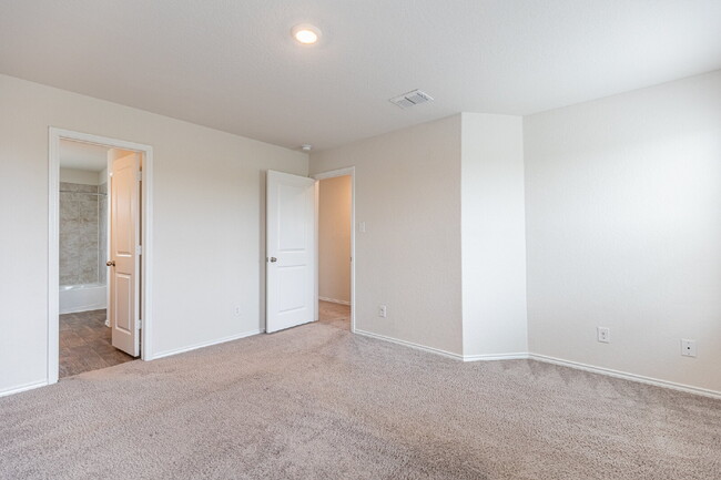 Building Photo - 13111 Winemaker Dr