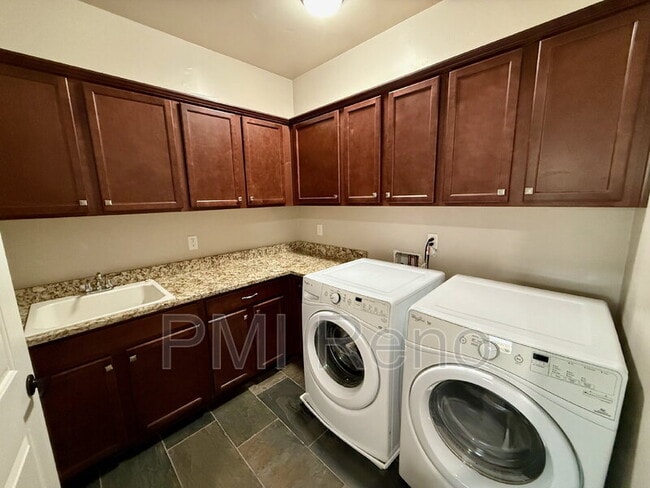 Building Photo - 5989 Sweet Cherry Dr