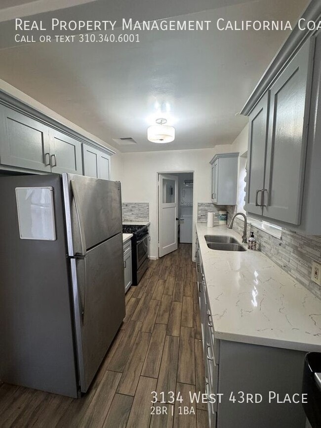 Building Photo - 3134 W 43rd Pl