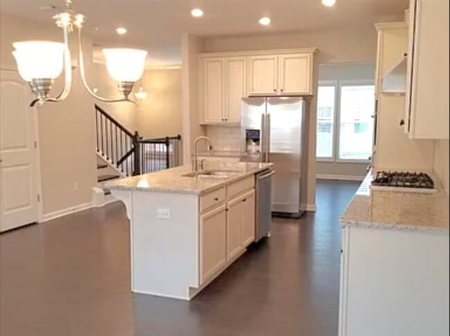 Building Photo - 891 Sunset Park Dr