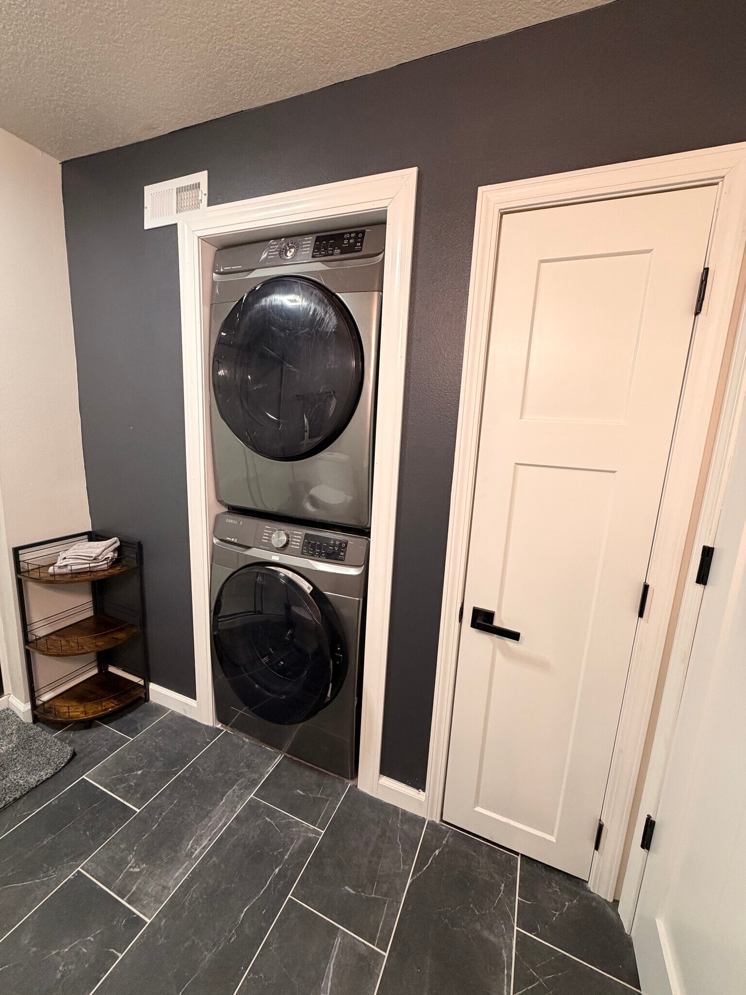 Building Photo - 4434 Honey Bee Rdg