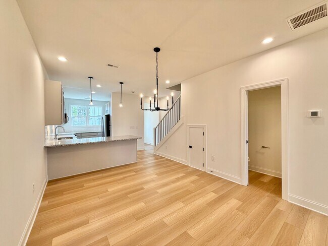 Building Photo - Newly Built 4BD, 3.5BA Northeast Raleigh T...