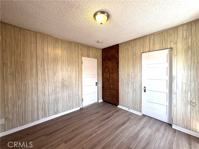 Building Photo - 1049 W 65th Pl