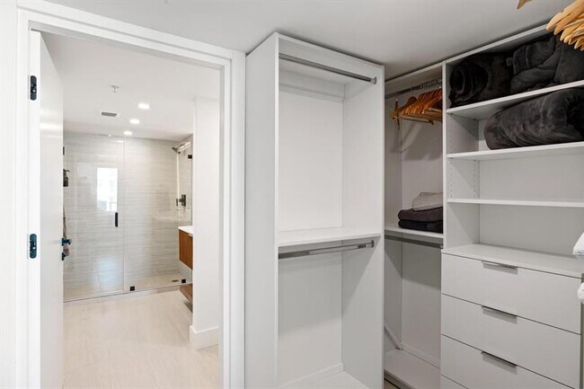 Building Photo - 9499 Collins Ave