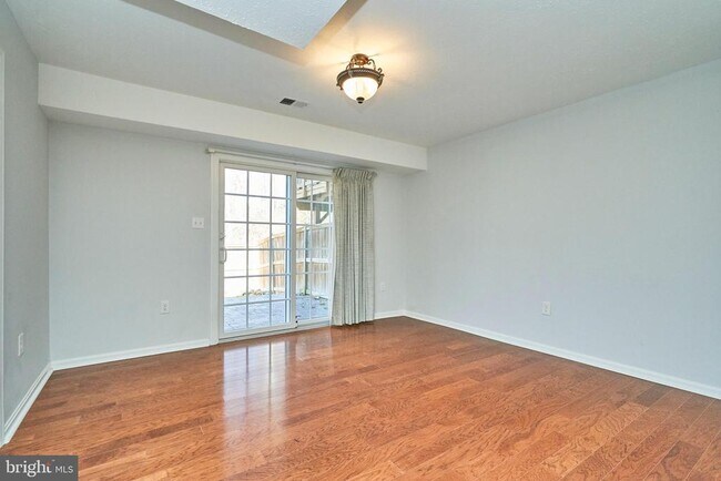 Building Photo - 8038 Sleepy View Ln