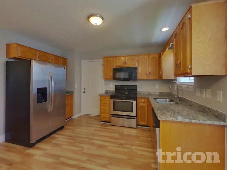 Building Photo - 1603 Covington Ct