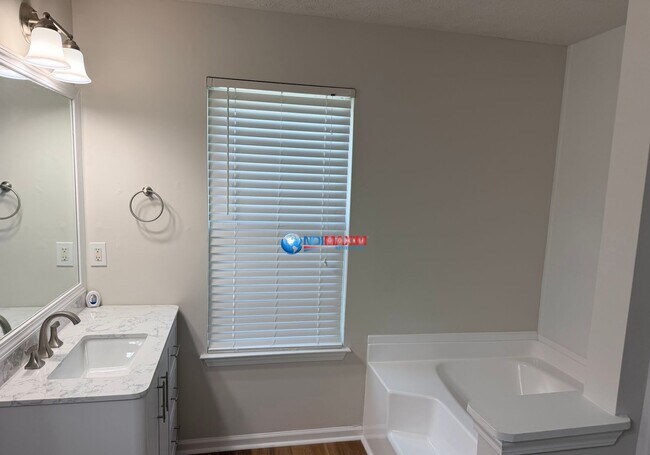 Building Photo - Newly renovated house in MILL CREEK cluster in Dacula