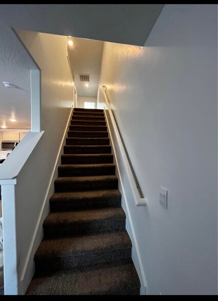 Building Photo - 3182 E Elkhorn Ln