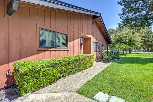 Building Photo - 44771 Garden Ct
