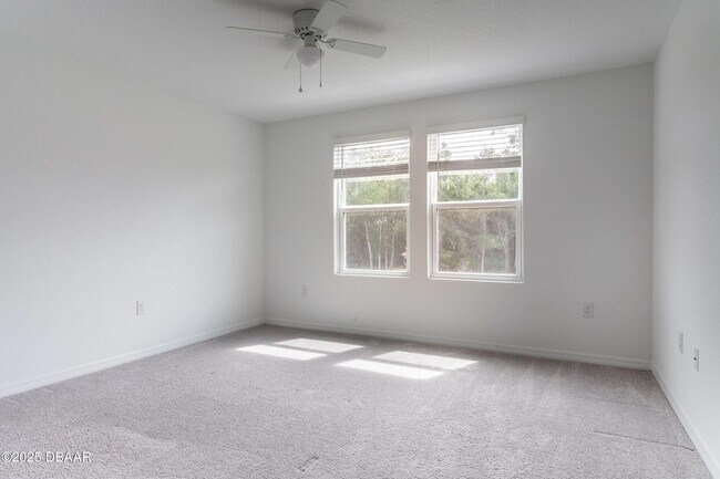 Building Photo - 326 Riverfront Wy