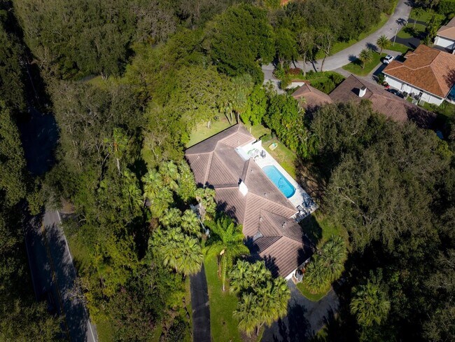 Building Photo - 11655 Old Cutler Rd