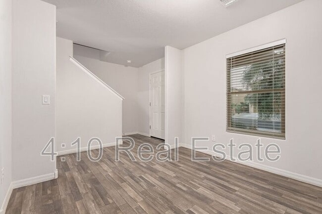 Building Photo - 142 W Impala Dr