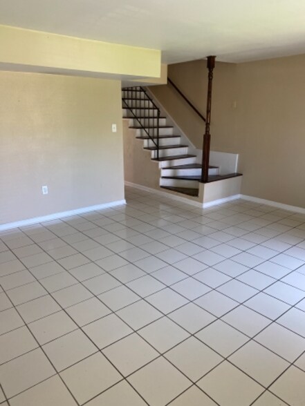 Building Photo - 4624 Fairfield St
