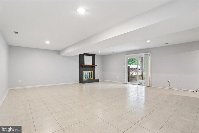 Building Photo - 12540 Cavalier Dr