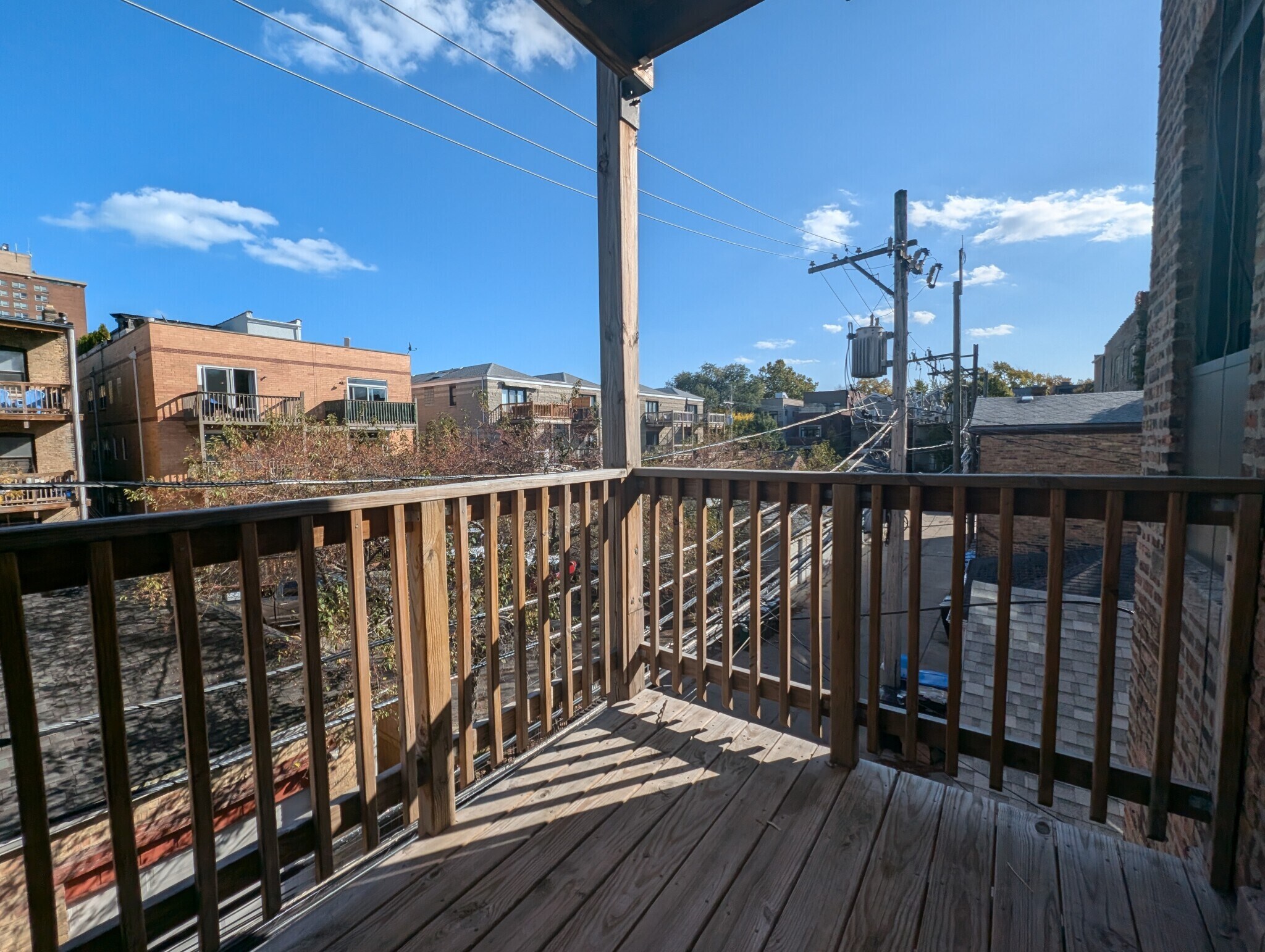 Building Photo - 3943 N Janssen Ave