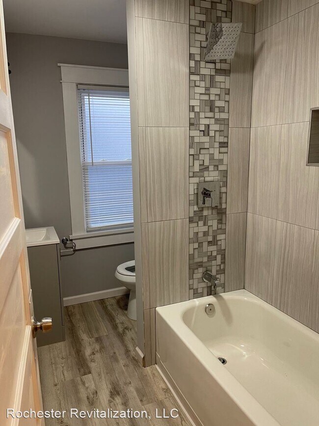 Building Photo - 4 br, 2 bath House - 826 Seward St