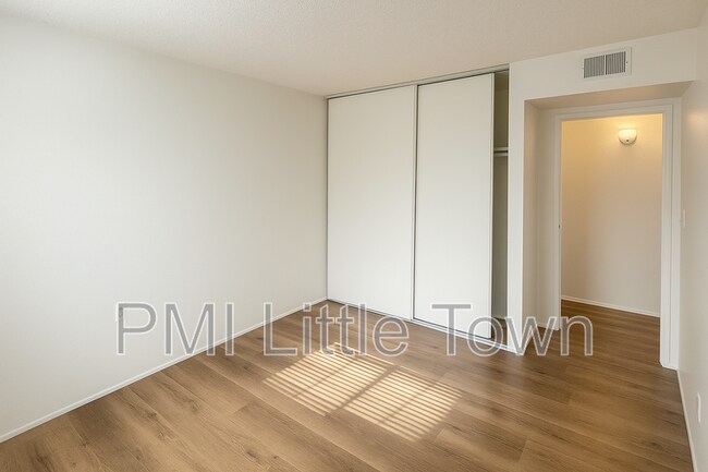 Building Photo - 13290 E Jewell Ave