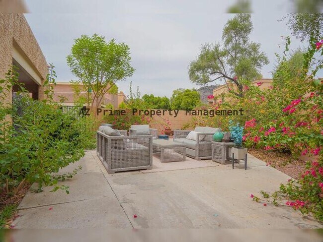 Building Photo - 10407 N 10th Pl