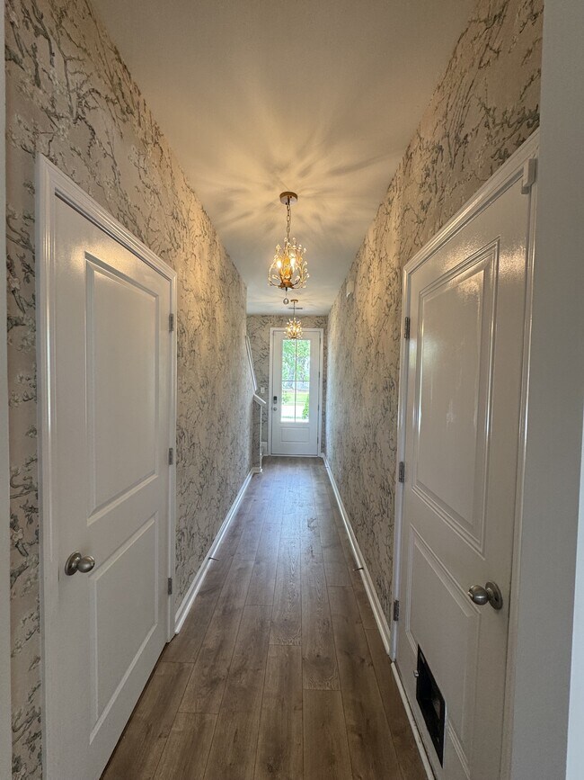 Building Photo - 1011 Sago Palm Ct