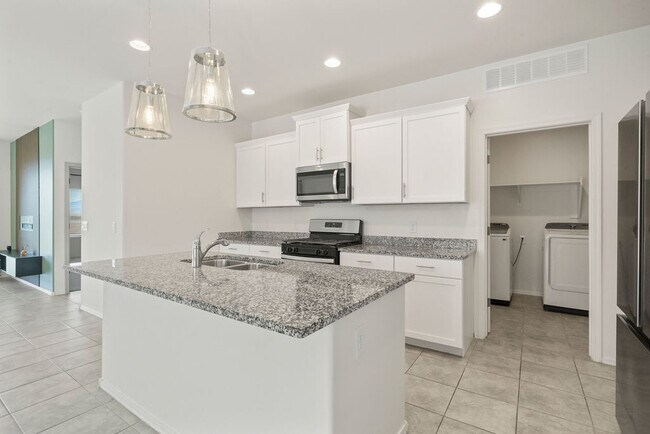Building Photo - 11288 S Weismann Dr