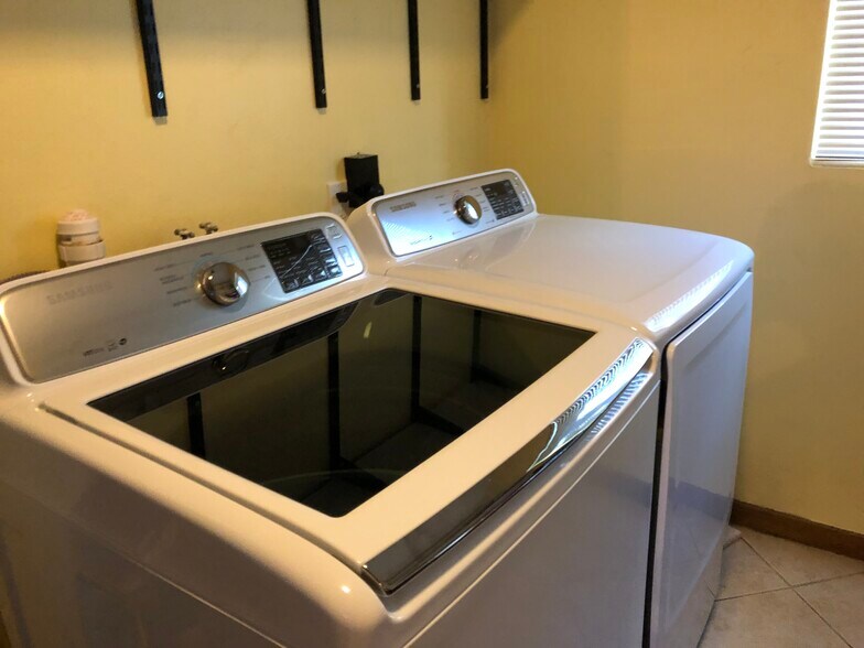 Washer and dryer area - 2156 NW 4th Pl