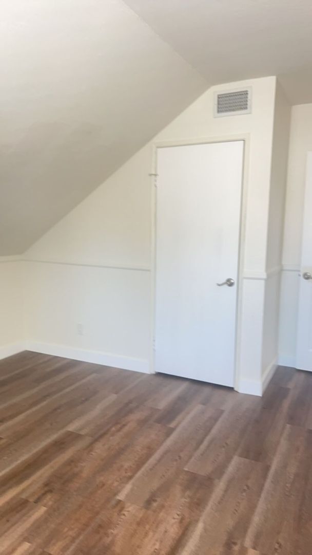 Building Photo - 1356 Bobolink Dr