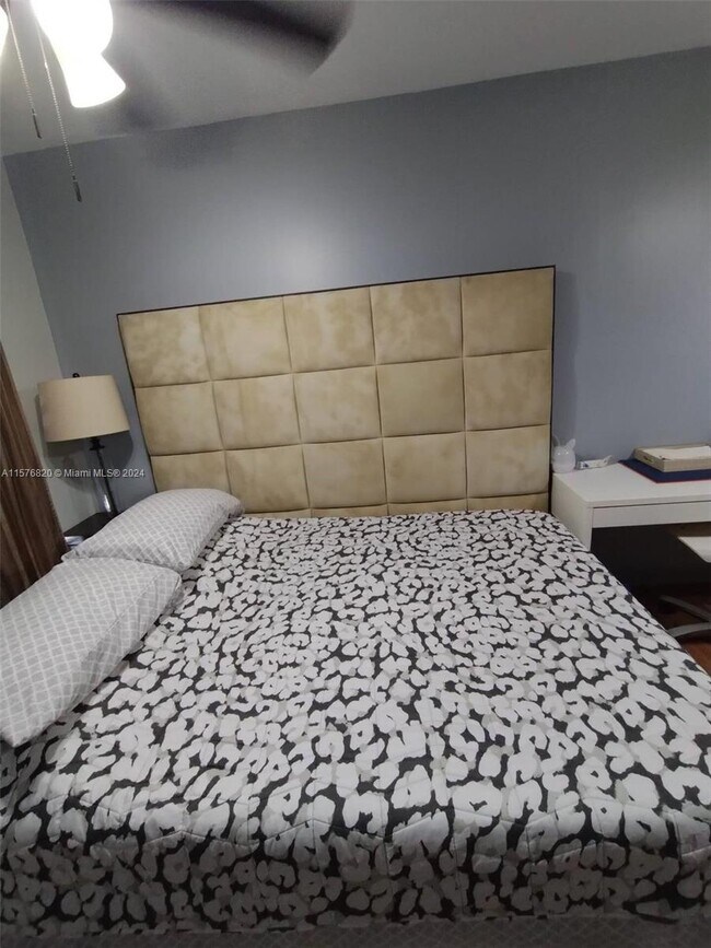 Building Photo - 3600 S Le Jeune Rd