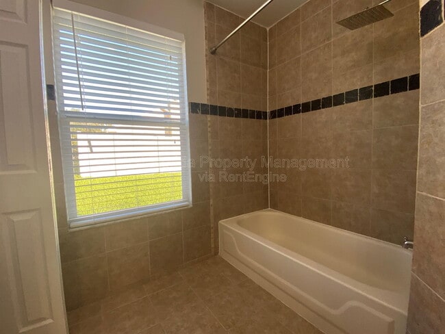 Building Photo - 11195 Cypress Leaf Dr